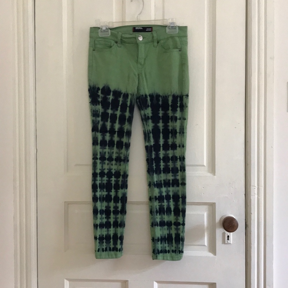 BDG mid-rise tie dye grazer jeans *rad rad rad*